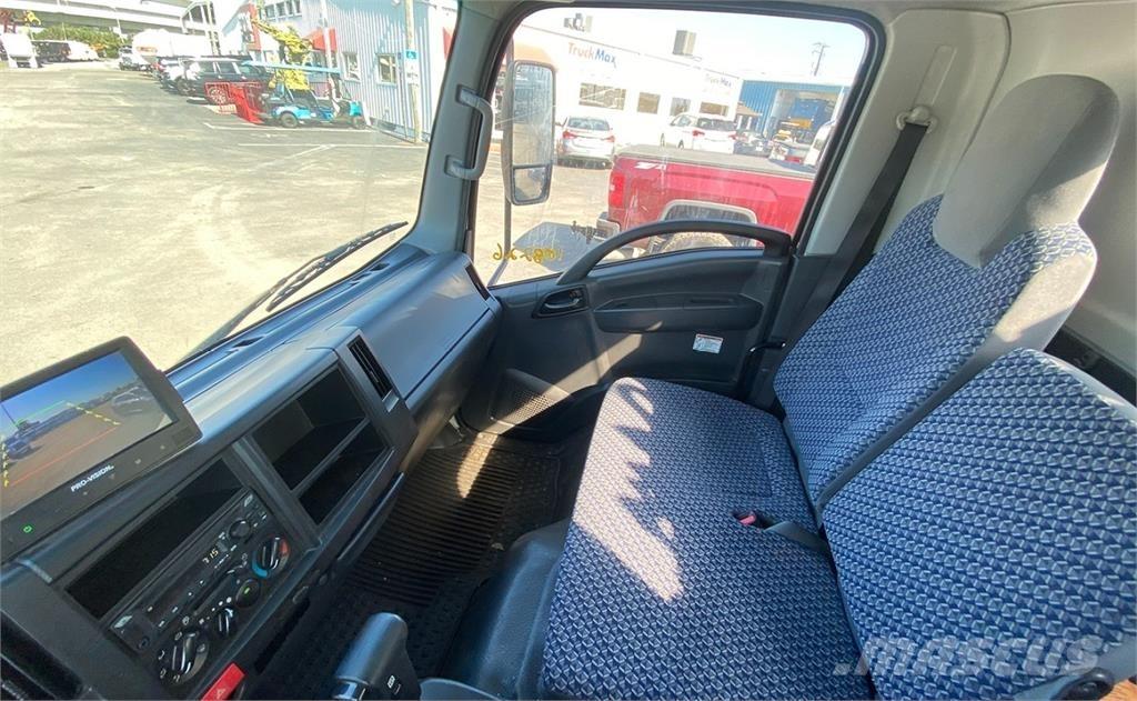 Isuzu NRR 垃圾車