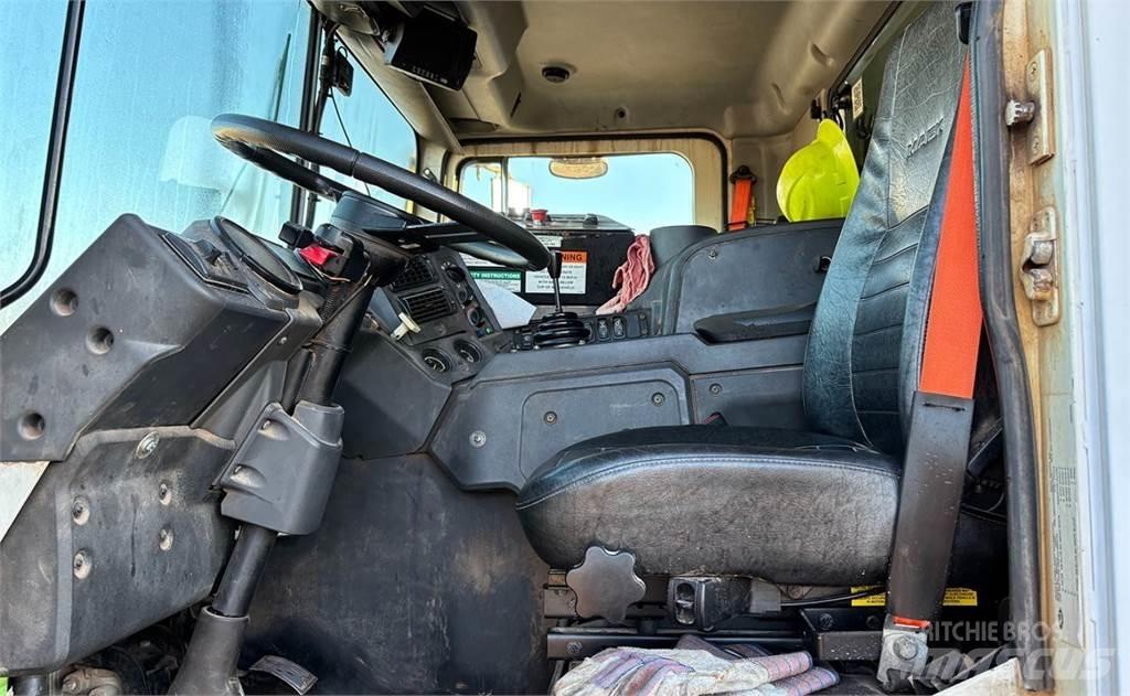 Mack 600 垃圾車