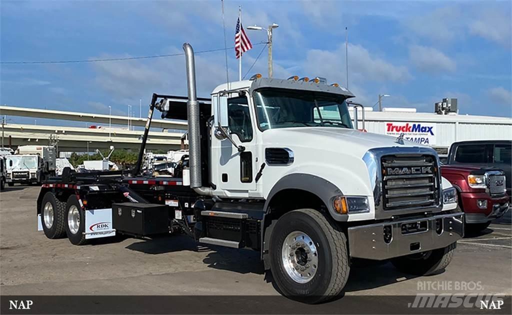 Mack Granite 起重可拆卸式卡車