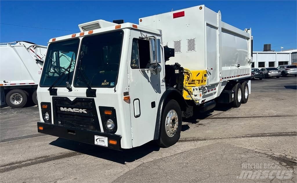 Mack LEU613 垃圾車