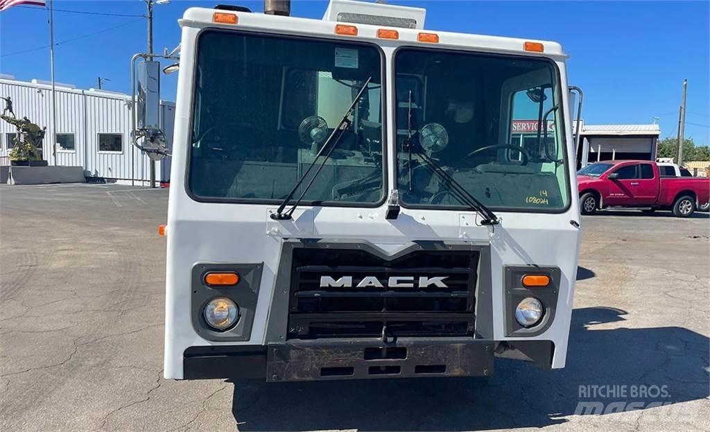 Mack LEU613 垃圾車