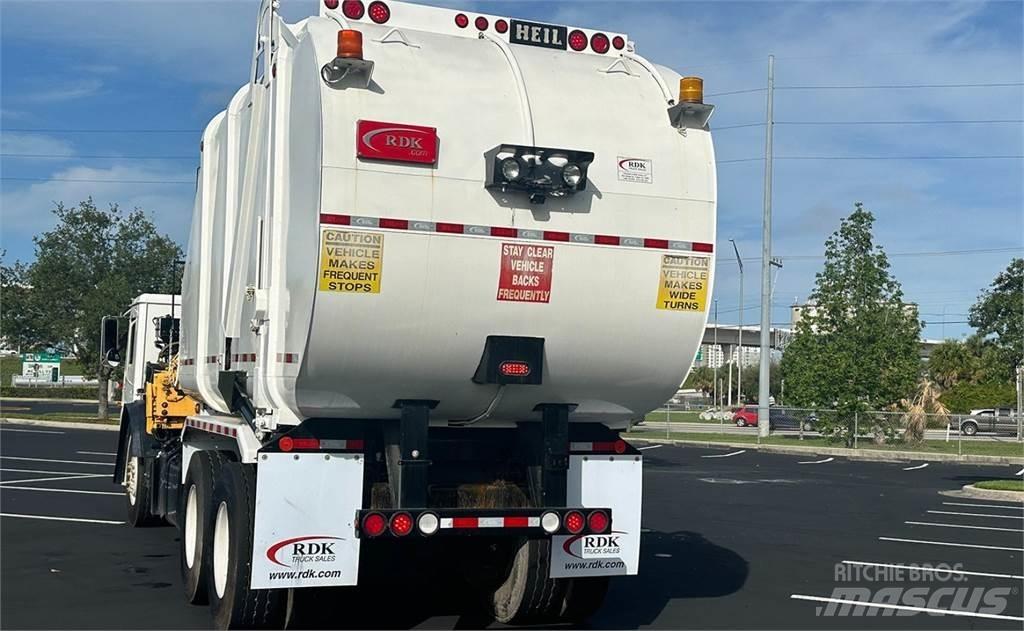 Mack LEU613 垃圾車