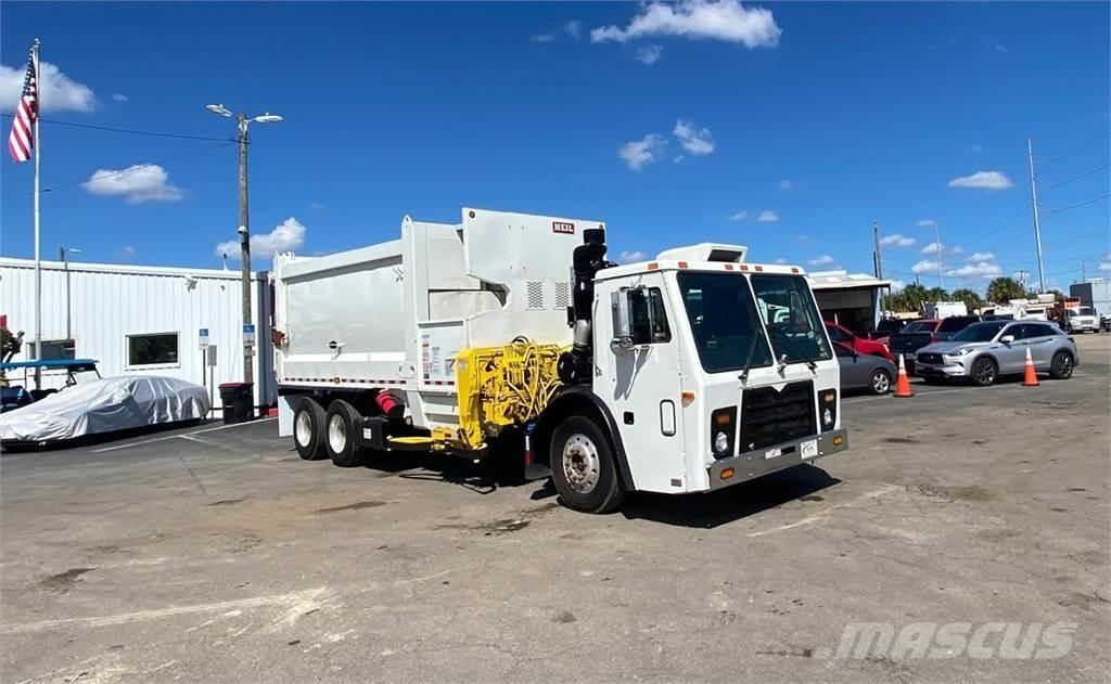 Mack LEU613 垃圾車