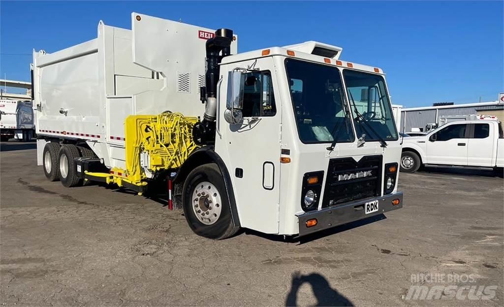Mack LEU613 垃圾車