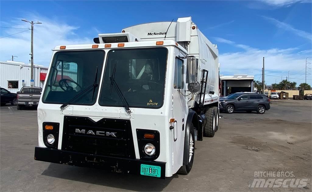 Mack LEU613 垃圾車