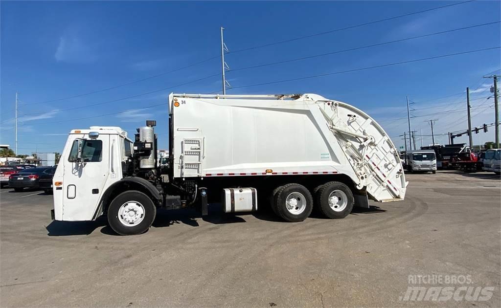 Mack LEU613 垃圾車