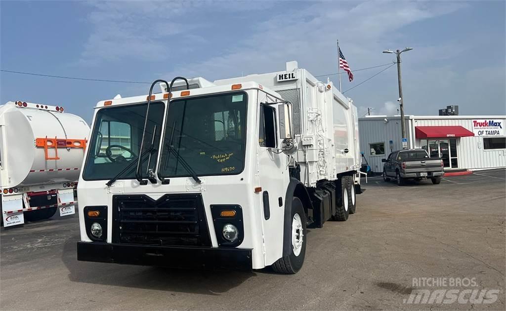 Mack LEU613 垃圾車