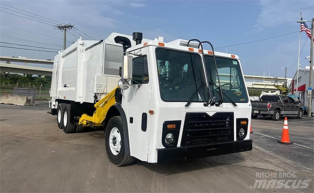 Mack LEU613 垃圾車