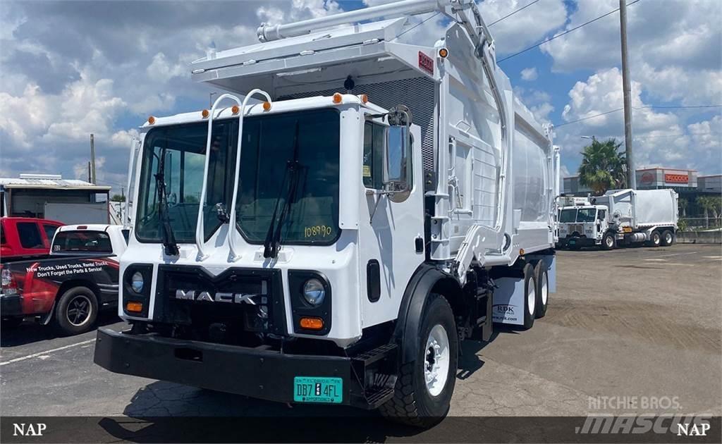 Mack LEU613 垃圾車