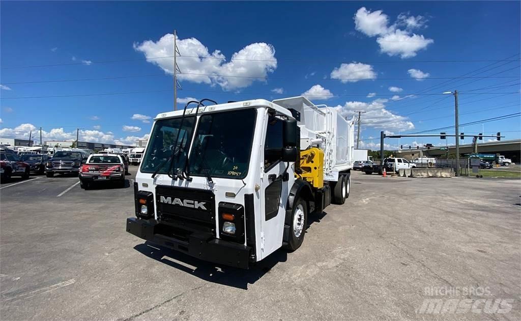 Mack LR613 垃圾車