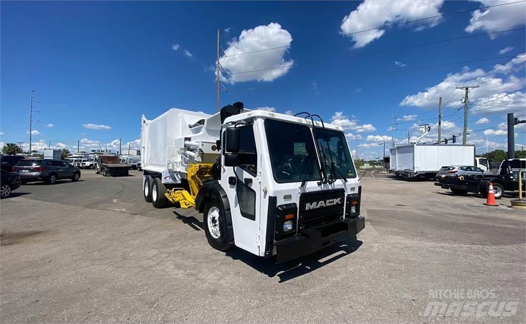 Mack LR613 垃圾車