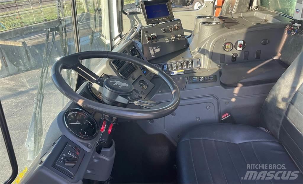 Mack MRU613 垃圾車