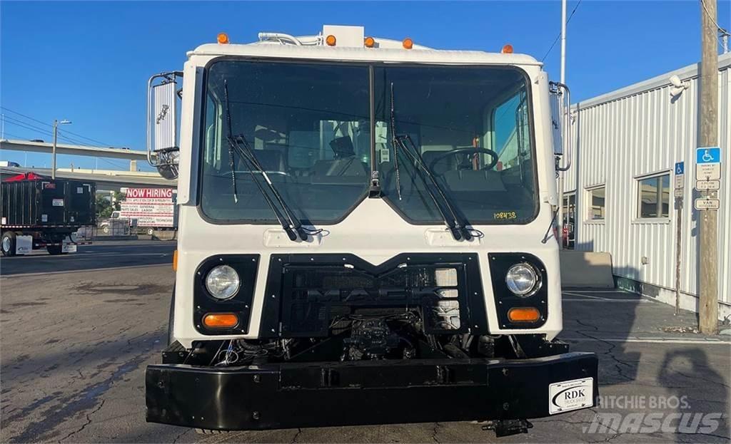 Mack MRU613 垃圾車