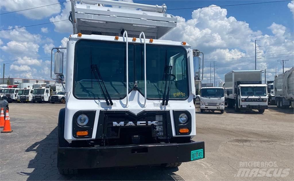 Mack MRU613 垃圾車