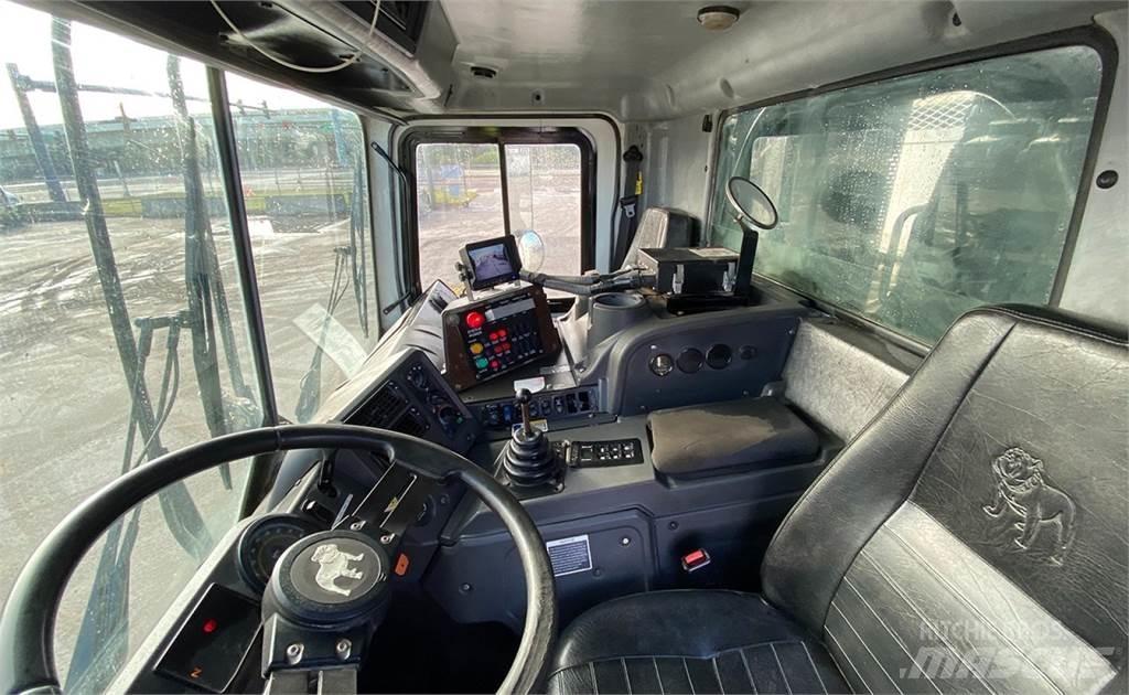 Mack MRU613 垃圾車
