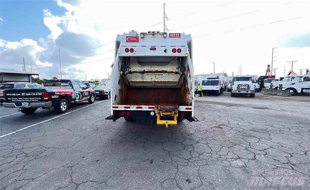 Peterbilt 320 垃圾車