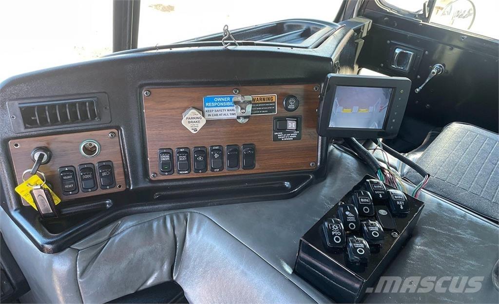 Peterbilt 320 垃圾車