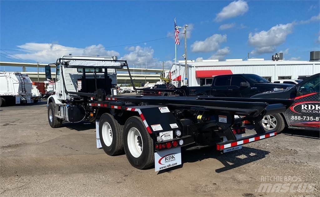 Volvo VHD 起重可拆卸式卡車