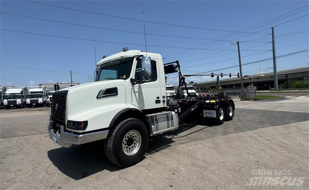 Volvo VHD 起重可拆卸式卡車