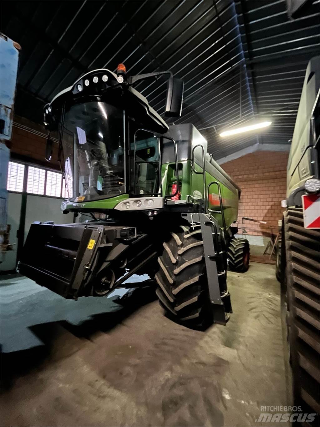 Fendt 6335 C PLI 聯合收穫機
