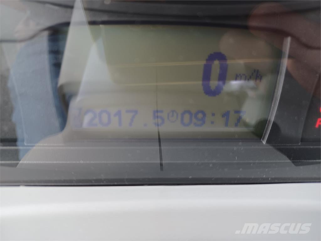 Valtra T 214 曳引機