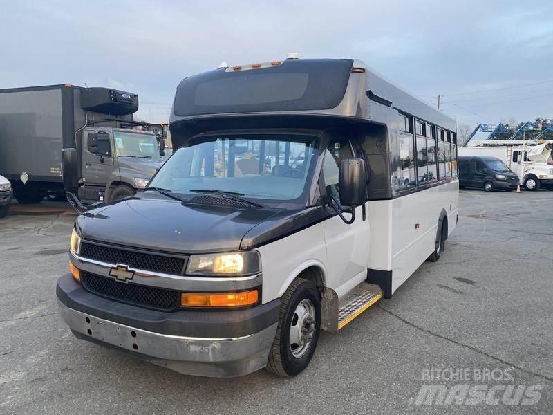Chevrolet Express 迷你巴士