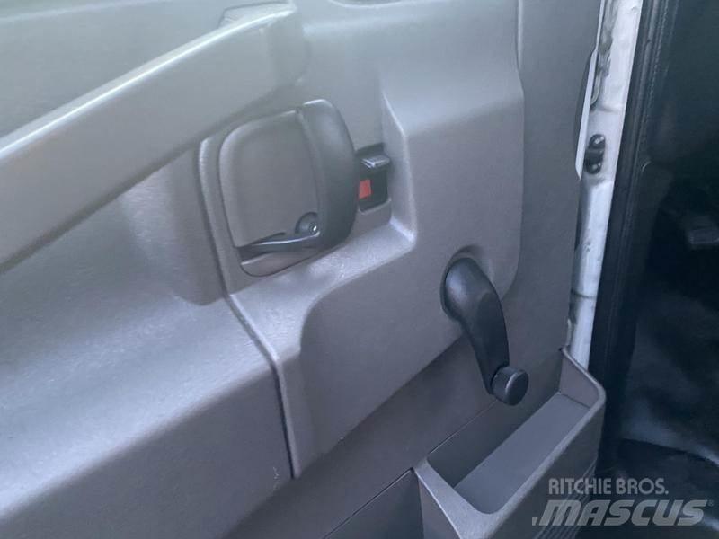 Chevrolet Express 迷你巴士