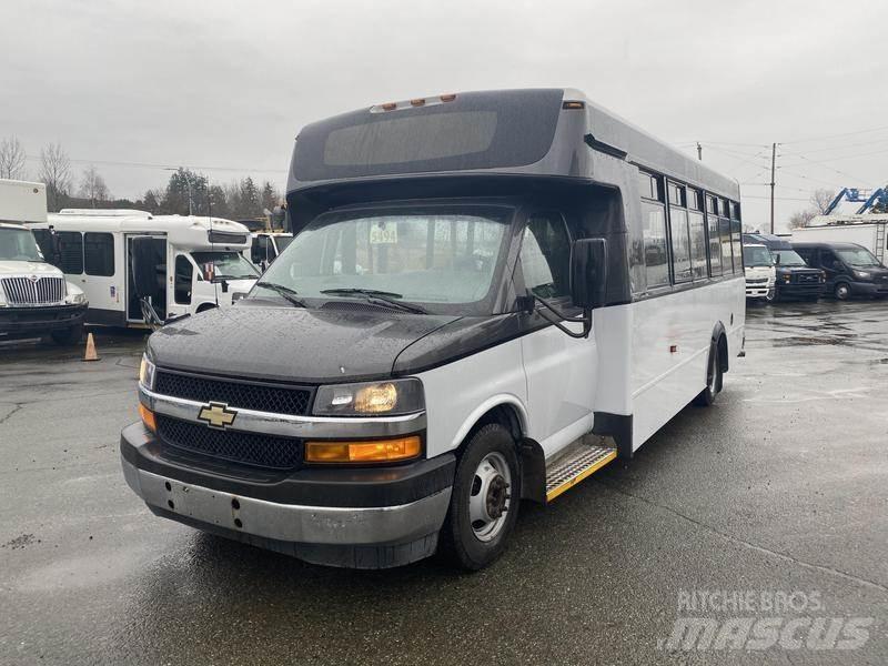 Chevrolet Express 迷你巴士