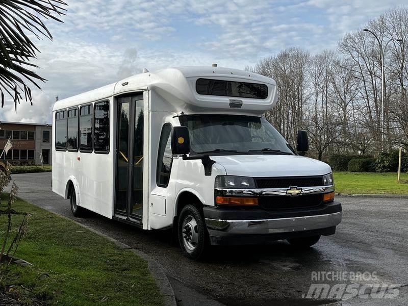 Chevrolet Express 迷你巴士