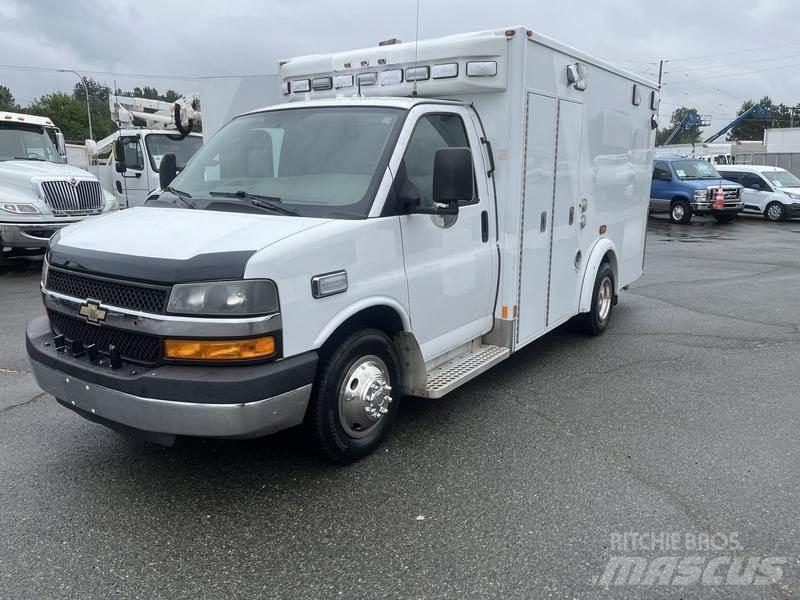 Chevrolet Express 迷你巴士