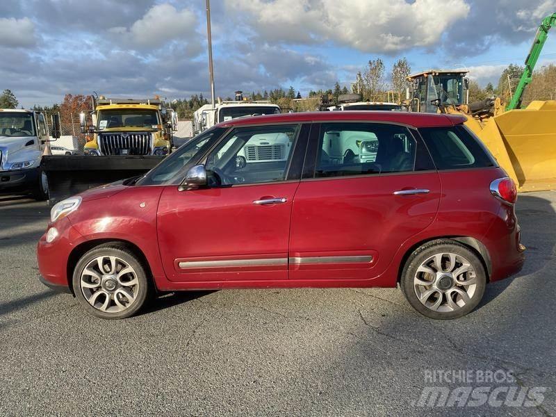 Fiat 500L 汽車
