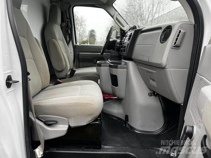 Ford Econoline 廂式貨物運輸車