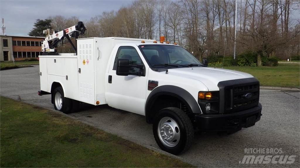 Ford F-550 起重機卡車