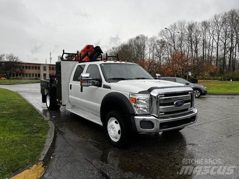 Ford F-550 起重機卡車