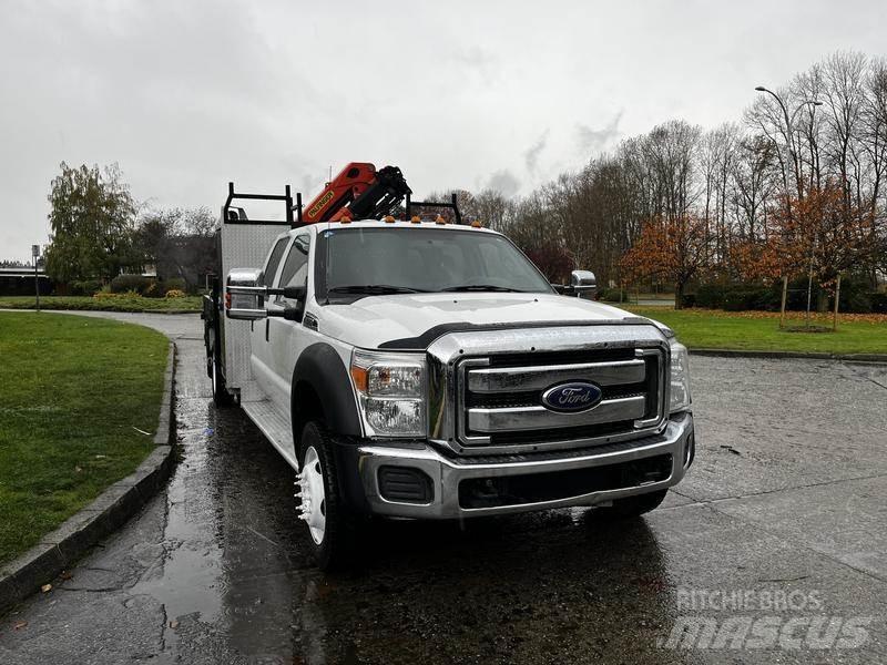Ford F-550 起重機卡車