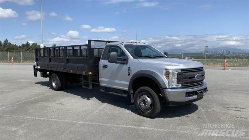 Ford F-550 平板式/側卸式卡車