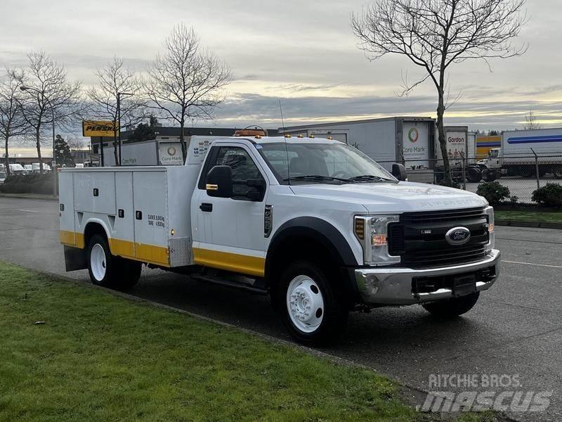 Ford F-550 都市/通用型車輛