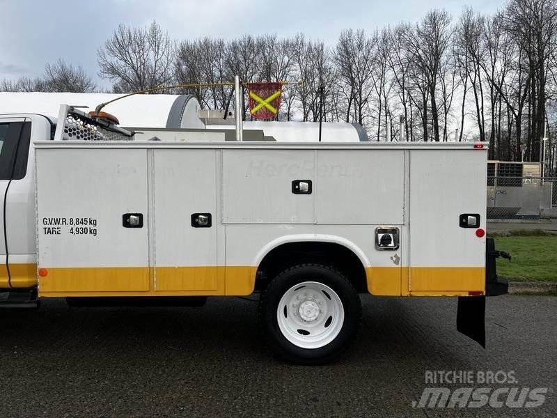 Ford F-550 都市/通用型車輛