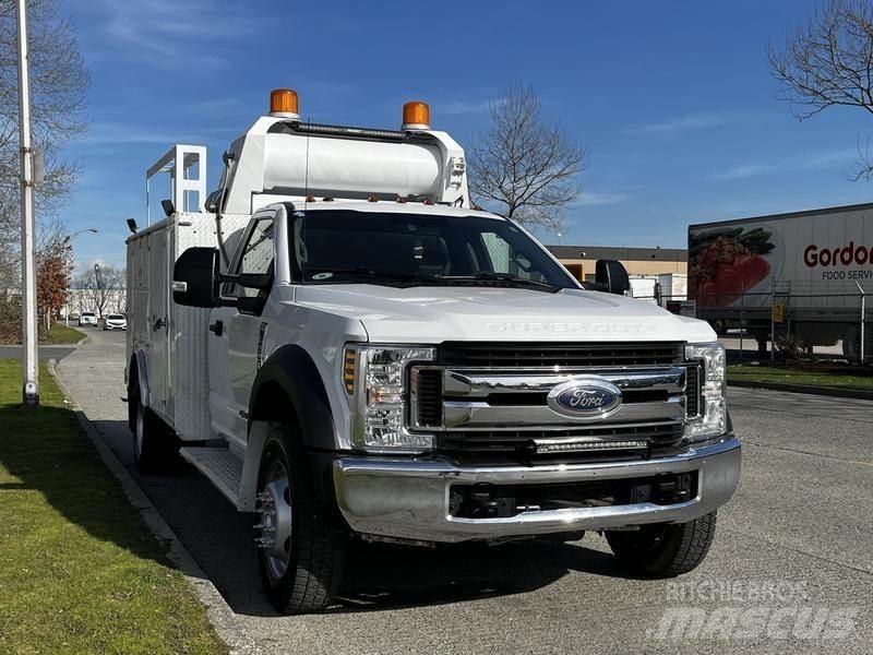 Ford F-550 都市/通用型車輛