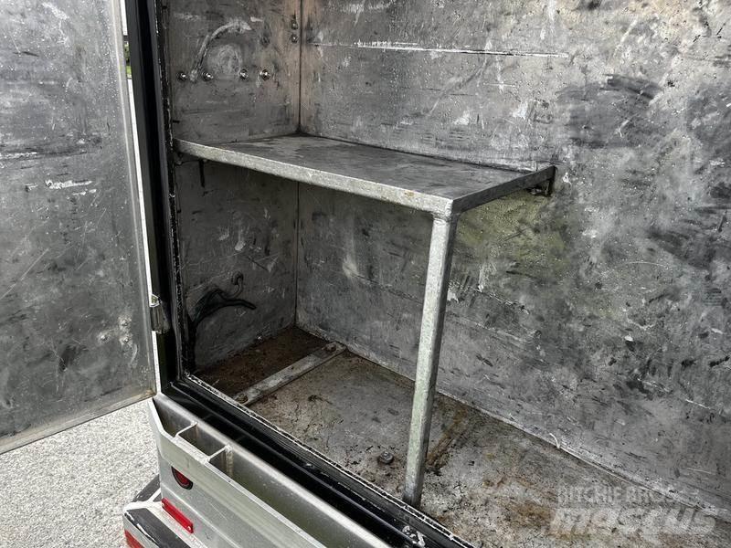 Ford F-550 都市/通用型車輛
