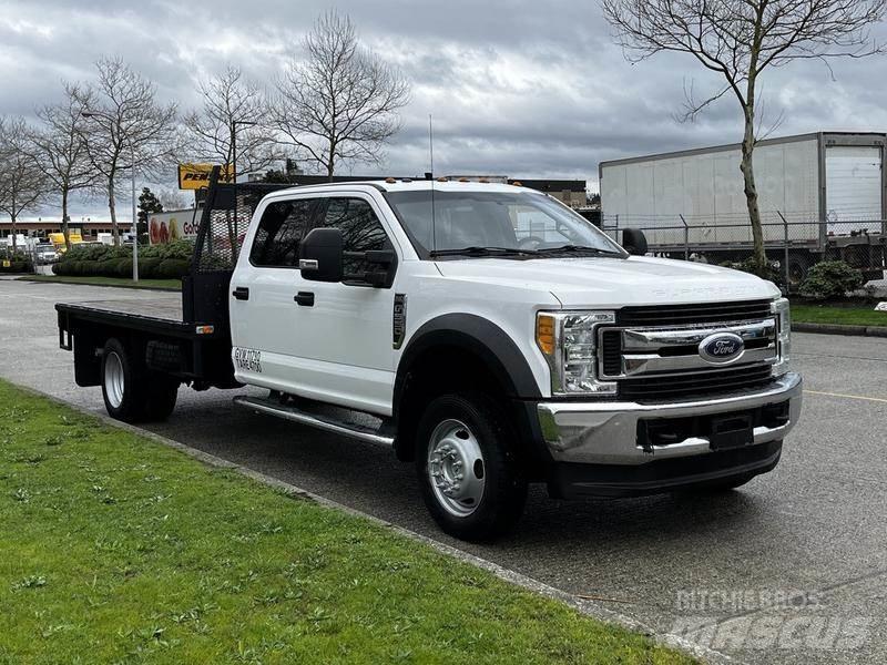 Ford F-550 平板式/側卸式卡車