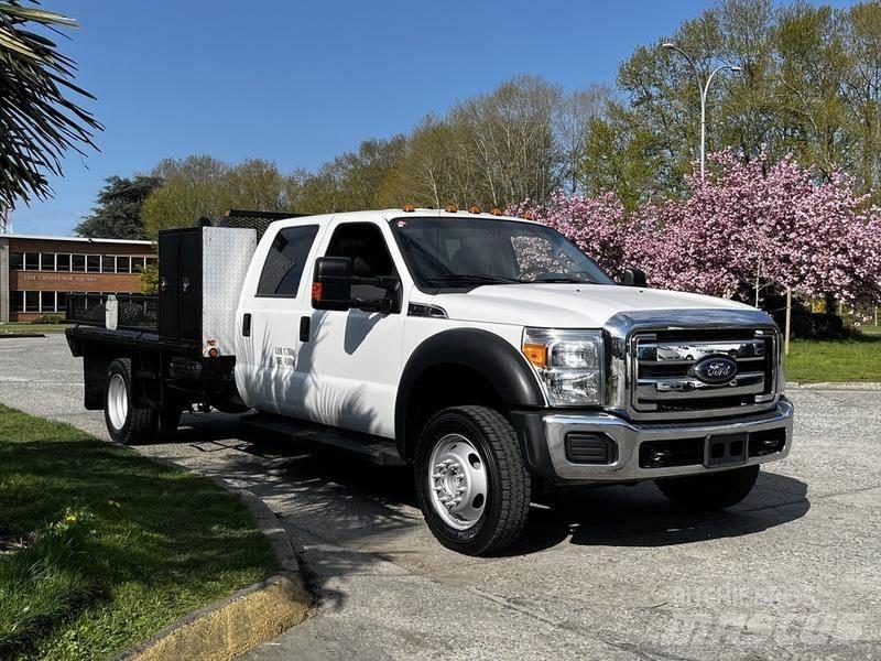 Ford F-550 平板式/側卸式卡車