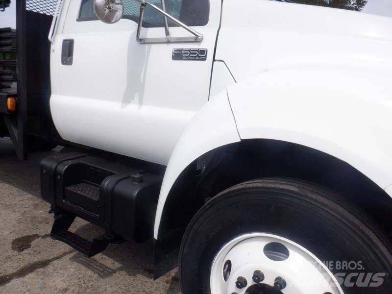 Ford F-650 平板式/側卸式卡車