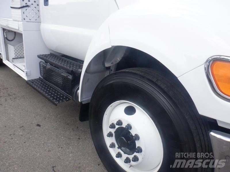 Ford F-750 都市/通用型車輛