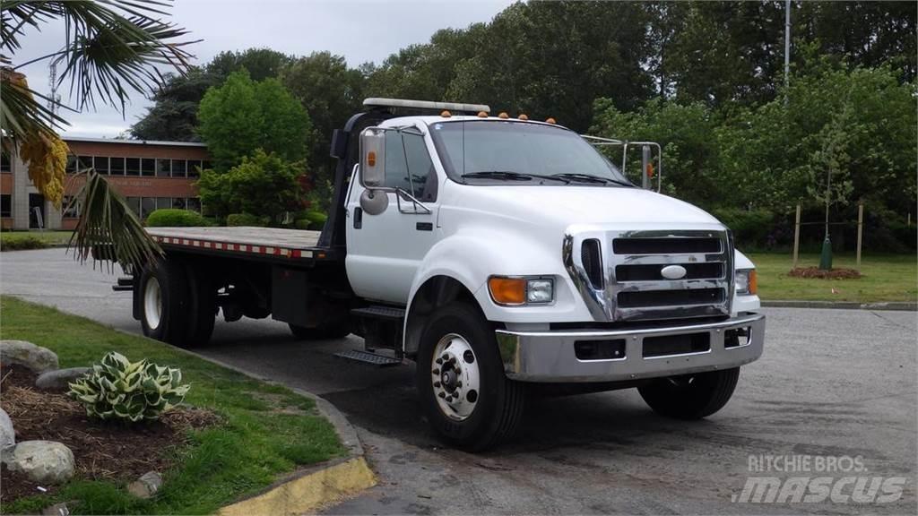 Ford F-750 平板式/側卸式卡車