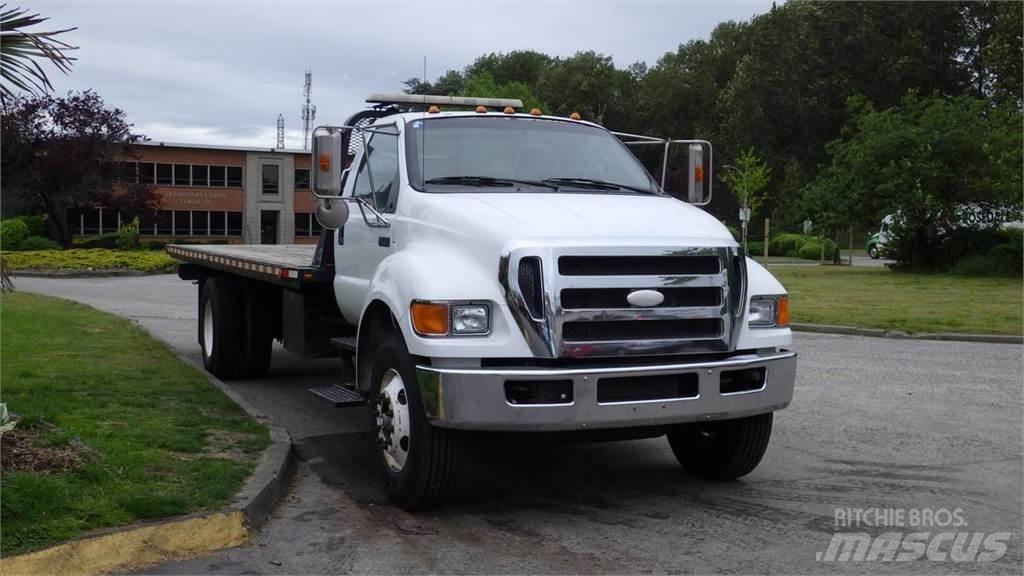 Ford F-750 平板式/側卸式卡車