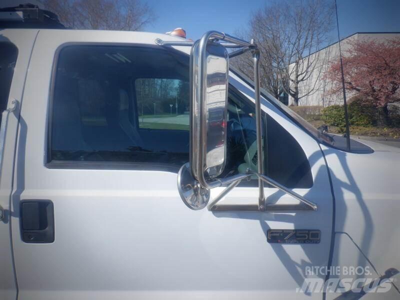 Ford F-750 都市/通用型車輛