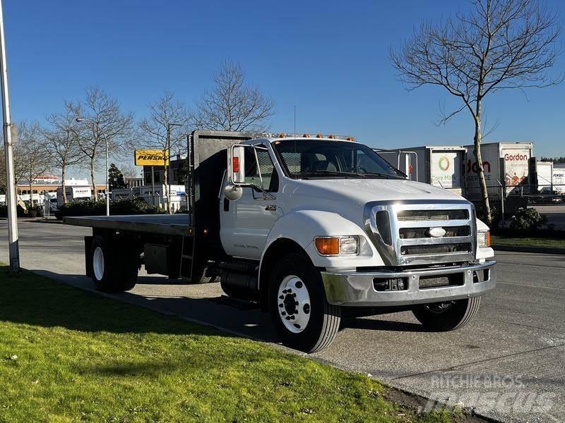 Ford F-750 平板式/側卸式卡車