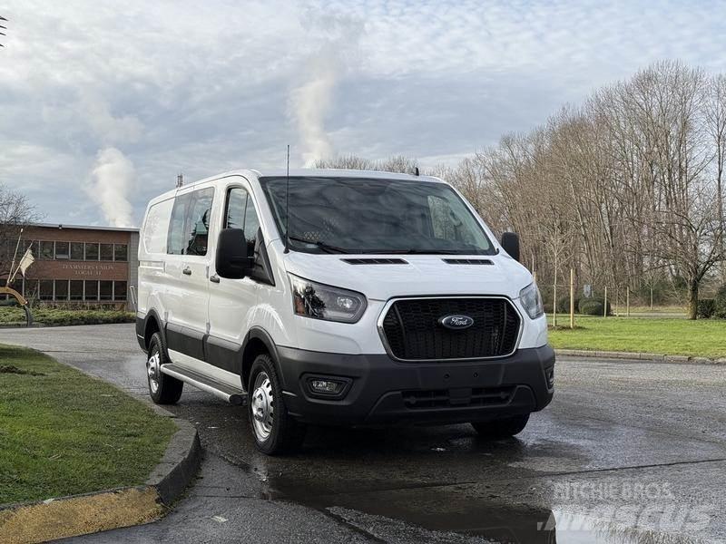 Ford Transit 廂式貨物運輸車