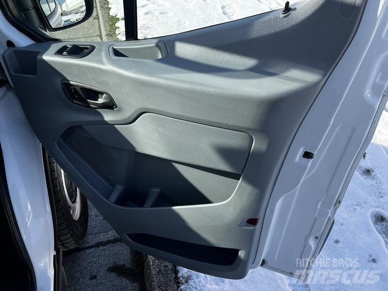 Ford Transit 廂式貨物運輸車
